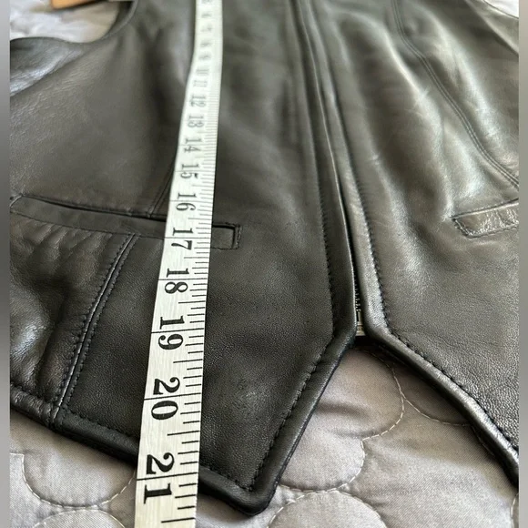 EUC Oakwood 100% leather vest ** - Picture 5 of 8